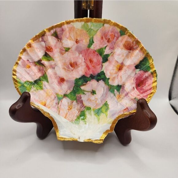 SCALLOPED FAN SHELL - Picture 1 of 1